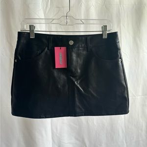 NEVER WORN Pleather Edikted Mini Skirt